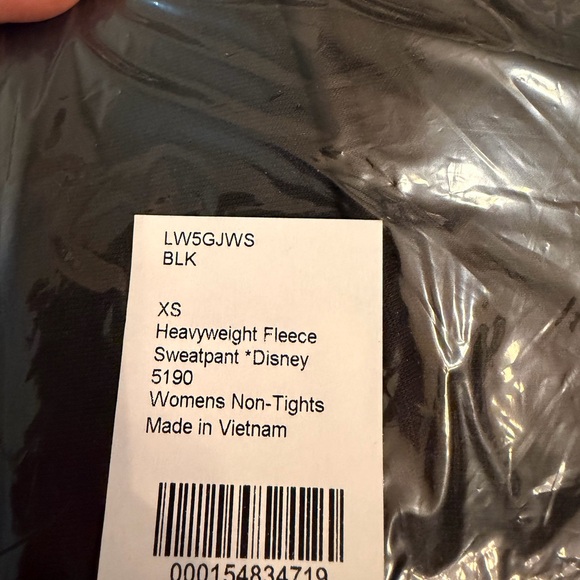 NWT Disney x lululemon Heavyweight Fleece Sweatpant in Black Size XSmall - Picture 6 of 6